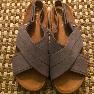 Tom’s platform sandals